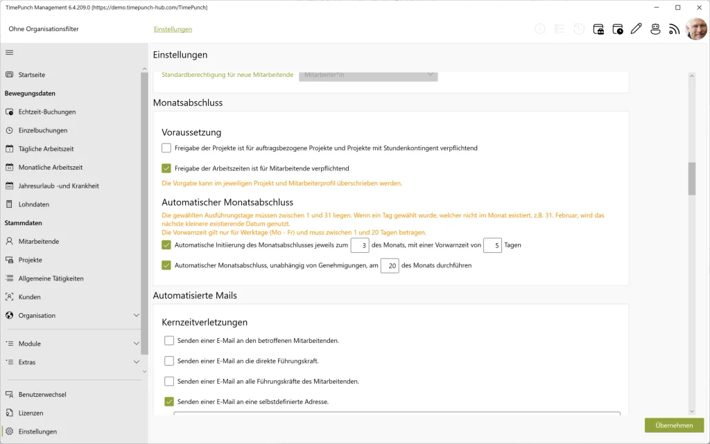 Einstellmöglichkeiten für den automatischen Monatsabschluss und den Freigabeworkflow.